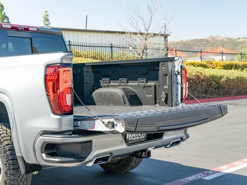 Used 2024 GMC Sierra 1500 AT4 w/ Technology Package AWD/4WD image 22