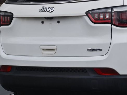 Used 2019 Jeep Compass Latitude image 24