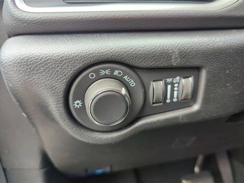 New 2026 Chrysler Voyager LX image 17