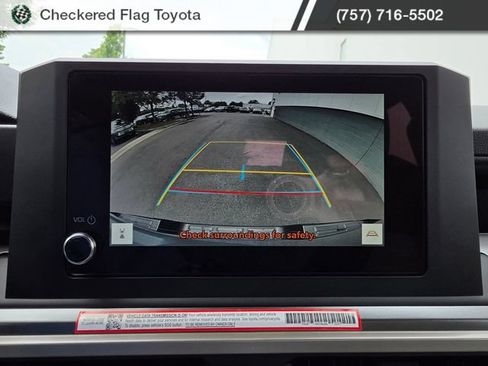 Used 2025 Toyota Tacoma TRD Sport AWD/4WD image 31