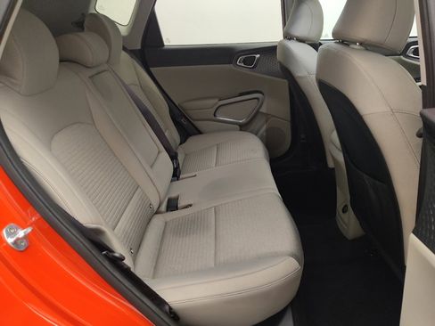 Used 2022 Kia Soul EX image 19