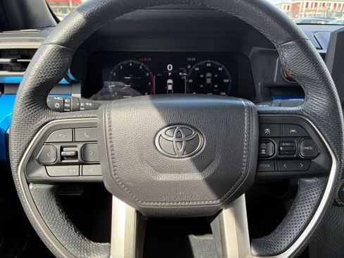 Used 2025 Toyota Tacoma TRD Off-Road AWD/4WD image 22