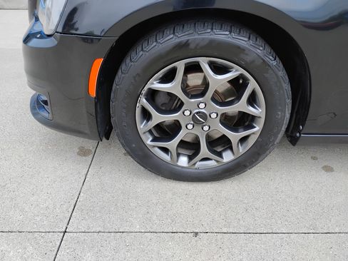 Used 2018 Chrysler 300 S w/ S Model Appearance Package AWD/4WD image 23