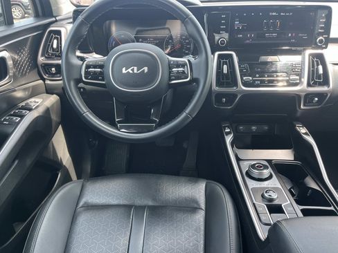 Used 2022 Kia Sorento S FWD image 13