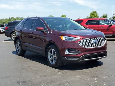 Certified 2024 Ford Edge SEL w/ Convenience Package AWD/4WD image 2