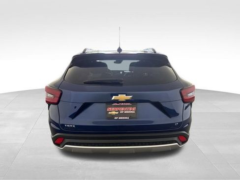 Used 2024 Chevrolet Trax LT FWD image 7