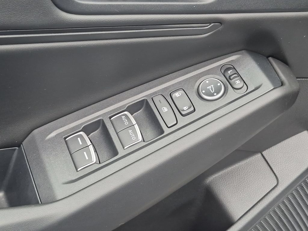 Used 2025 Honda Accord SE image 13