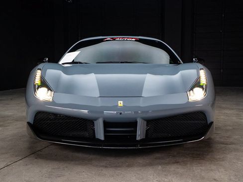 Used 2016 Ferrari 488 GTB RWD image 4