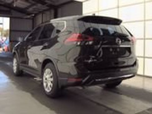 Used 2017 Nissan Rogue S FWD image 8