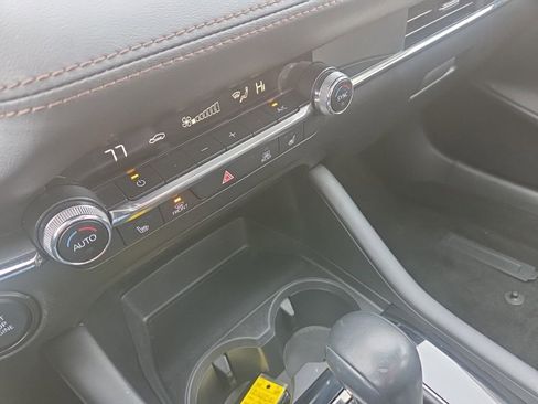 Used 2023 MAZDA MAZDA3 s image 30