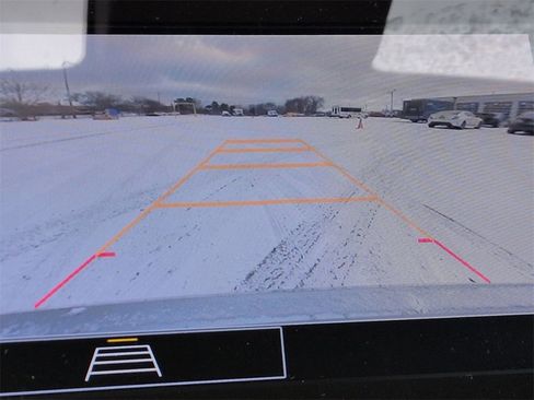 Used 2024 Chevrolet Malibu LT image 24