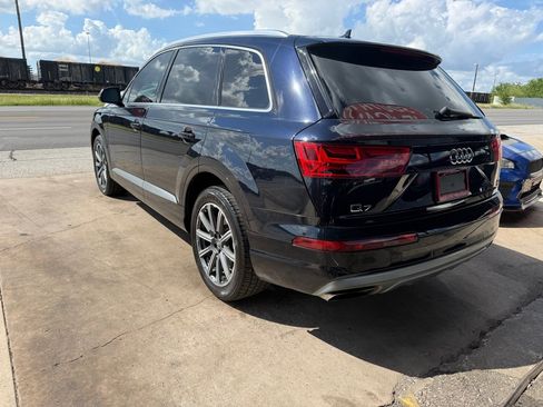 Used 2017 Audi Q7 3.0T Premium Plus w/ Premium Plus Package AWD/4WD image 10