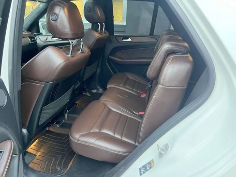 Used 2015 Mercedes-Benz ML 63 AMG 4MATIC image 13