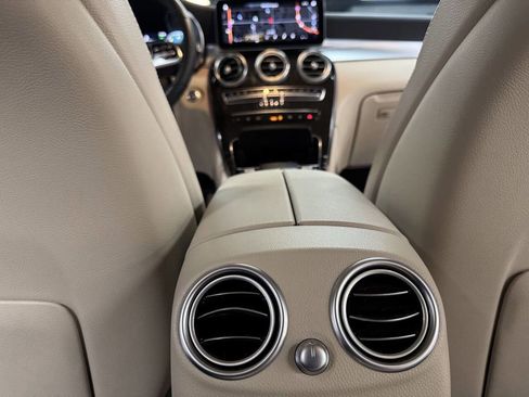 Used 2020 Mercedes-Benz GLC 300 image 42