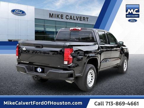 Used 2025 Chevrolet Colorado W/T RWD image 4