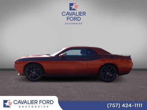 Used 2020 Dodge Challenger SXT w/ Blacktop Package RWD image 4