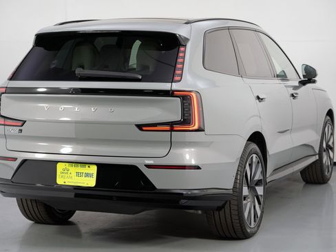 Used 2025 Volvo EX90 Ultra image 55