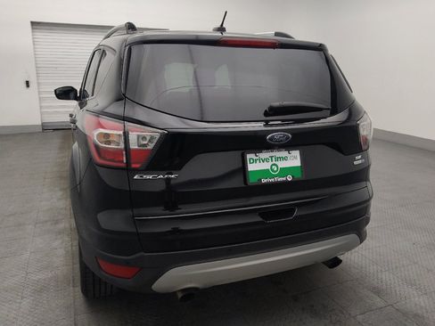 Used 2017 Ford Escape SE image 6