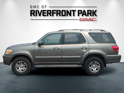 Used 2005 Toyota Sequoia SR5 AWD/4WD image 6
