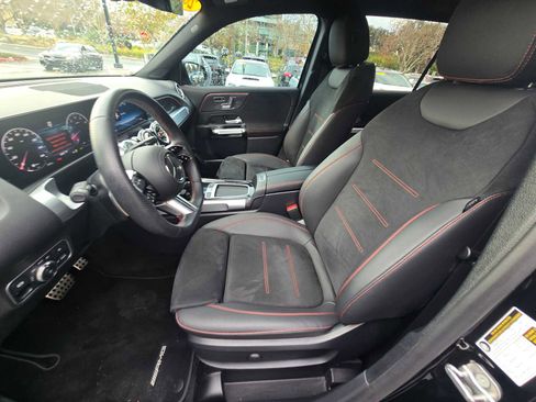 Used 2024 Mercedes-Benz GLB 250 GLB 250 image 24