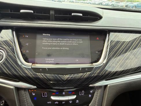 Used 2024 Cadillac XT6 Premium Luxury w/ Technology Package AWD/4WD image 11