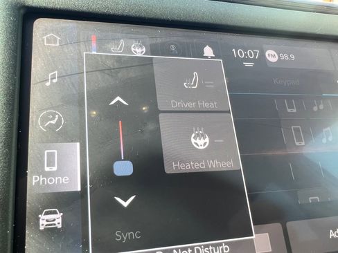 Used 2022 Chrysler Voyager LX image 27