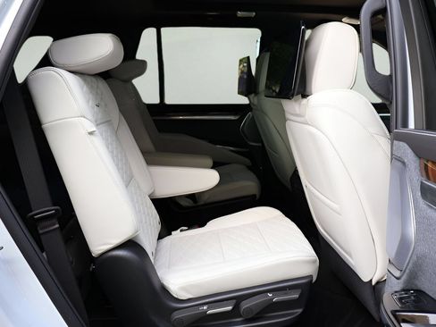 Used 2026 Cadillac Escalade Platinum Sport w/ LPO, ONYX Package AWD/4WD image 22