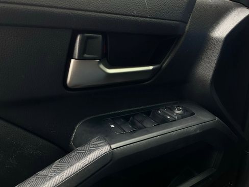 Used 2025 Toyota Tacoma TRD Off-Road image 19