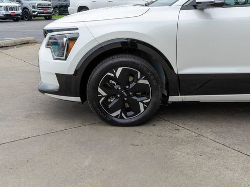 New 2026 Kia Niro Wind FWD image 29