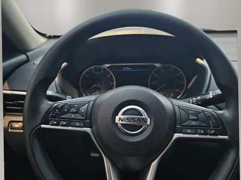Used 2022 Nissan Altima 2.5 SV FWD image 8