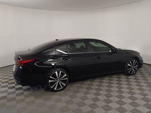 Used 2020 Nissan Altima 2.5 SR w/ Premium Package FWD image 10