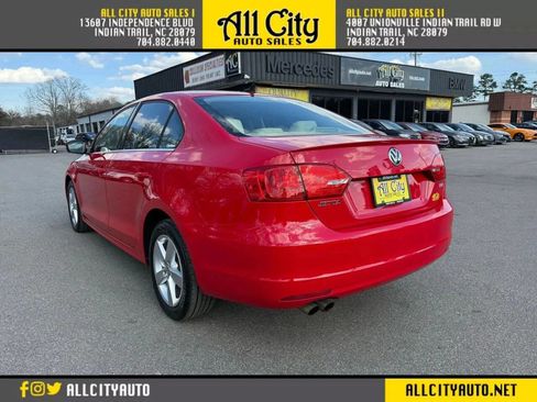 Used 2012 Volkswagen Jetta TDI FWD image 2