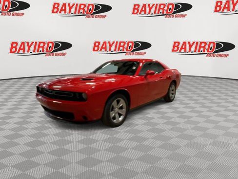 Used 2020 Dodge Challenger SXT RWD image 4