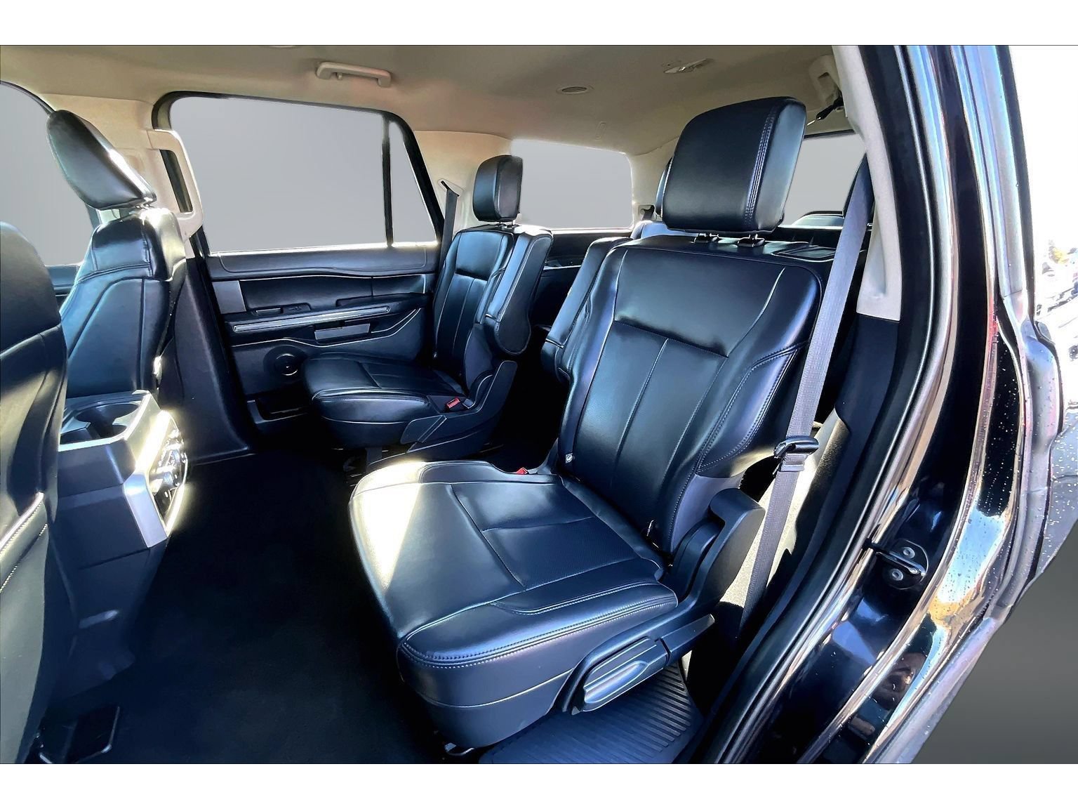 Used 2024 Ford Expedition XLT AWD/4WD image 19