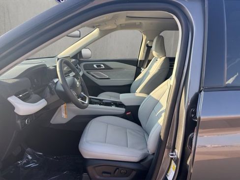 New 2026 Ford Explorer Platinum w/ LUX Leather Package AWD/4WD image 13
