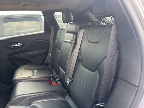 Used 2015 Jeep Cherokee Trailhawk w/ Leather Interior Group image 21