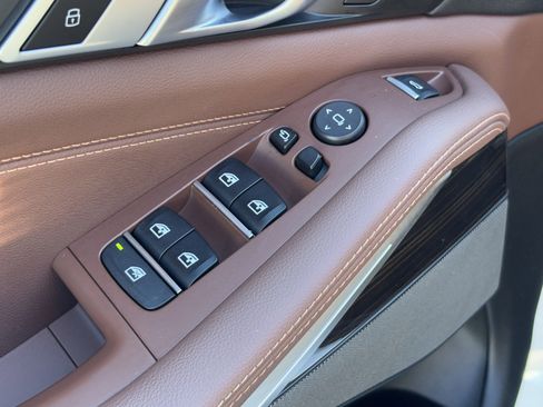 Used 2021 BMW X5 xDrive40i w/ Premium Package image 15