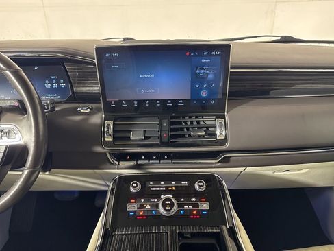 Certified 2023 Lincoln Navigator Black Label image 38