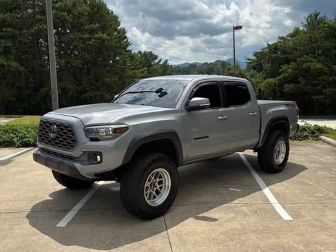 Used 2021 Toyota Tacoma TRD Off-Road AWD/4WD image 2