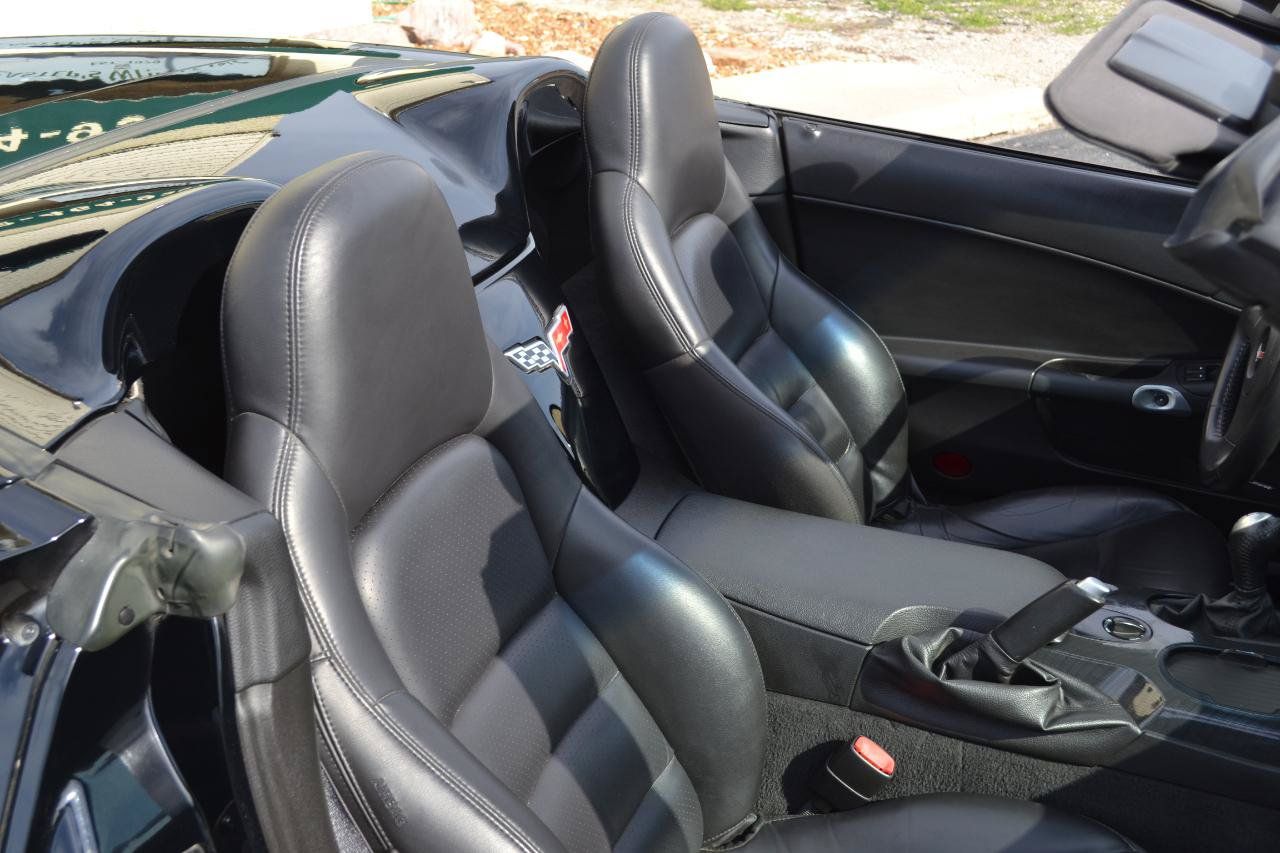 Used 2006 Chevrolet Corvette Convertible w/ Preferred Equipment Group RWD image 23