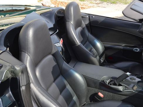 Used 2006 Chevrolet Corvette Convertible w/ Preferred Equipment Group RWD image 23