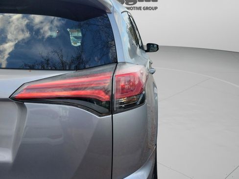 Used 2017 Toyota RAV4 LE image 19