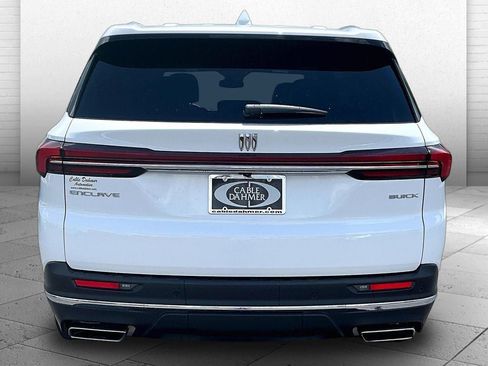 Used 2025 Buick Enclave Preferred FWD image 3