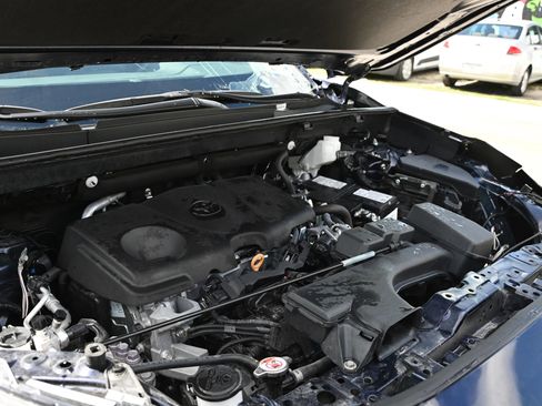 Used 2025 Toyota RAV4 XLE Premium image 15