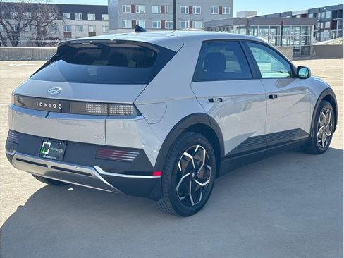Used 2024 Hyundai Ioniq 5 SE image 8