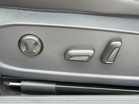Used 2022 Volkswagen Jetta SE FWD image 22