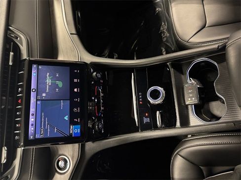 Used 2024 Jeep Grand Cherokee Limited image 23