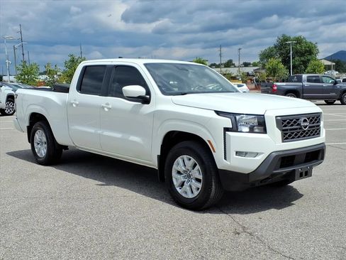 Used 2023 Nissan Frontier SV AWD/4WD image 2