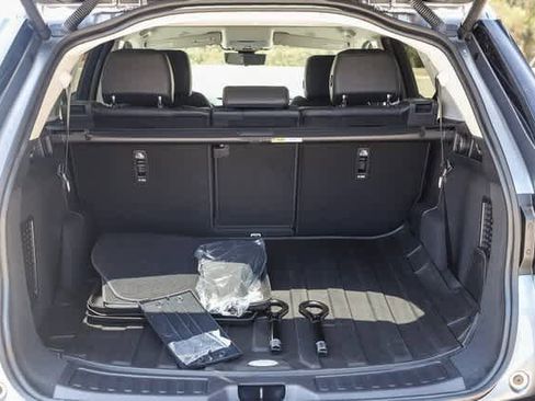 New 2024 Land Rover Discovery Sport S image 27