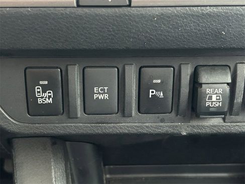 Used 2020 Toyota Tacoma TRD Off-Road image 26